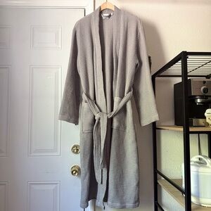 QUINCE grey waffle thermal knit organic cotton belted robe